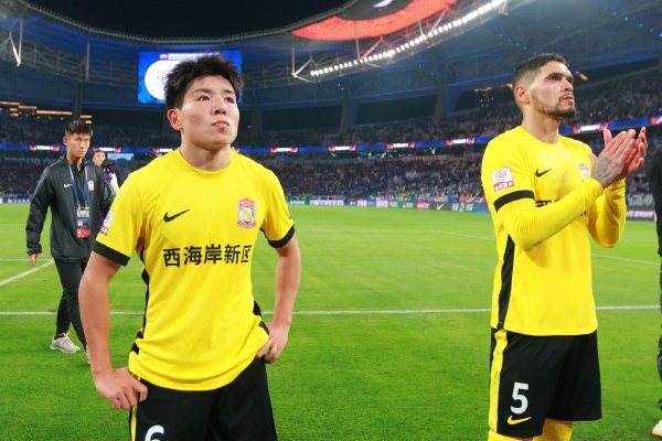 问鼎娱乐网址 战强敌再次惨败 青岛西海岸需要提升防守硬度