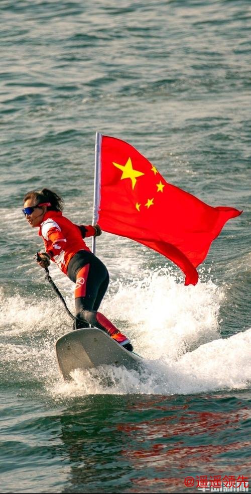 青岛故事｜拳台赢，浪尖也赢！从散打女王到海上飞人，这位青岛阿姨太飒了