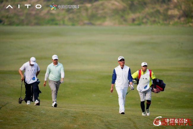 周彦含与吴红富